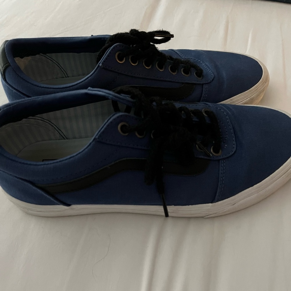 Like new mens Vans. Size 8.5.